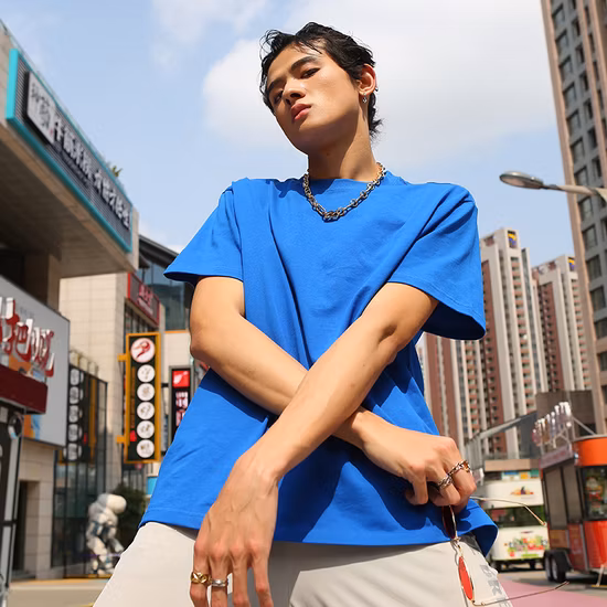 Camiseta de algodón en blanco personalizada para hombre, color negro, con serigrafía